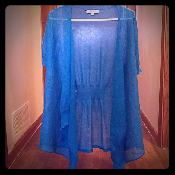 Top - Picture 1 of 2